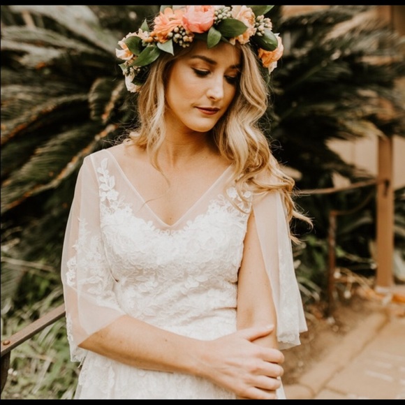 Custom boho-style BHLDN wedding dress - Picture 5 of 6